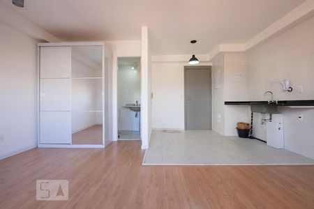 Sala/Quarto de kitnet/studio à venda com 1 quarto, 35m² em Vila Madalena, São Paulo