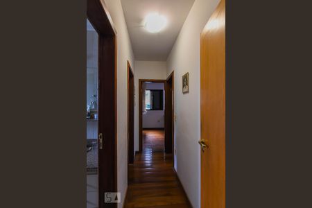 Corredor de apartamento à venda com 3 quartos, 110m² em Cruzeiro, Belo Horizonte