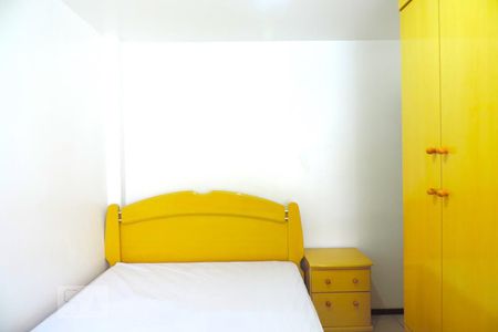 Quarto 1 de apartamento para alugar com 2 quartos, 49m² em Itacorubi, Florianópolis