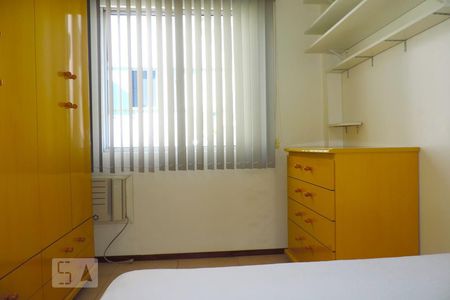 Quarto 1 - Armarios de apartamento para alugar com 2 quartos, 49m² em Itacorubi, Florianópolis