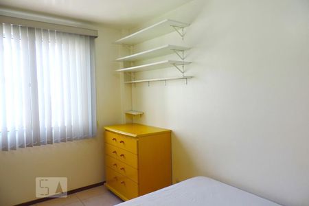 Quarto 1 de apartamento para alugar com 2 quartos, 49m² em Itacorubi, Florianópolis