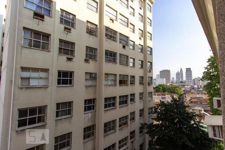 Vista de kitnet/studio para alugar com 1 quarto, 45m² em Centro, Rio de Janeiro