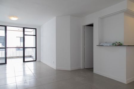 Sala de apartamento para alugar com 3 quartos, 90m² em Recreio dos Bandeirantes, Rio de Janeiro