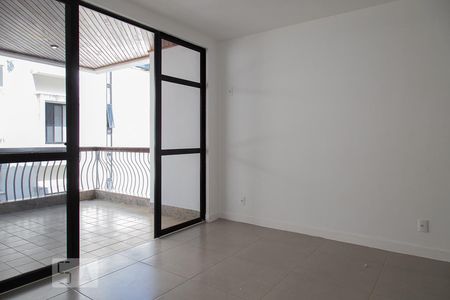 Sala de apartamento para alugar com 3 quartos, 90m² em Recreio dos Bandeirantes, Rio de Janeiro