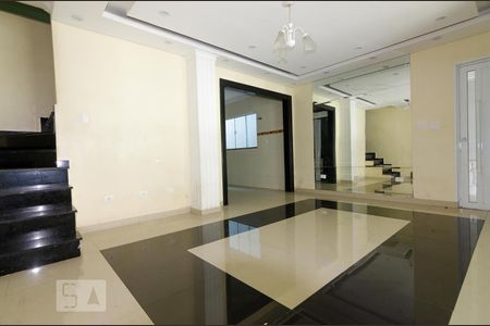 Sala 1 de casa para alugar com 3 quartos, 210m² em Vila Verde, São Paulo