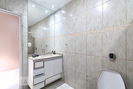 Casa para alugar com 75m², 2 quartos e sem vaga Casa para alugar com 75m², 2 quartos e sem vagaBanheiro Corredor