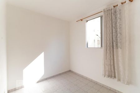 Quarto 2 de apartamento para alugar com 2 quartos, 50m² em Vila Carmosina, São Paulo