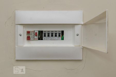 Sala - Quadro de luz de apartamento para alugar com 2 quartos, 60m² em Irajá, Rio de Janeiro