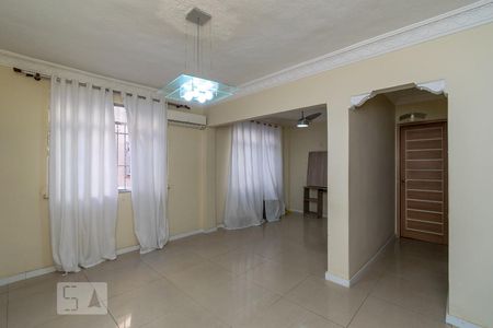 Sala de apartamento para alugar com 2 quartos, 60m² em Irajá, Rio de Janeiro