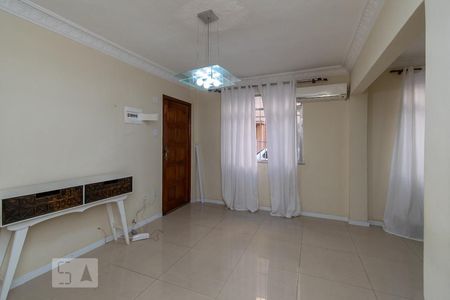 Sala de apartamento para alugar com 2 quartos, 60m² em Irajá, Rio de Janeiro