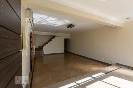 SALA de casa para alugar com 4 quartos, 200m² em Mooca, São Paulo