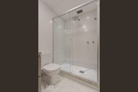Banheiro de kitnet/studio à venda com 1 quarto, 45m² em Petrópolis, Porto Alegre