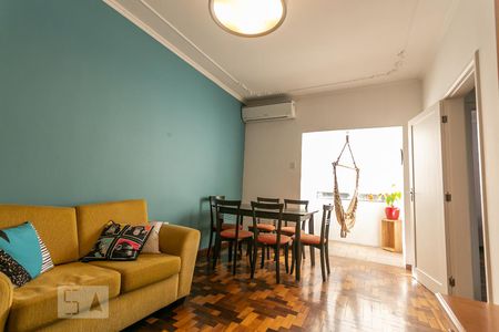 Sala de apartamento para alugar com 2 quartos, 80m² em Bom Fim, Porto Alegre