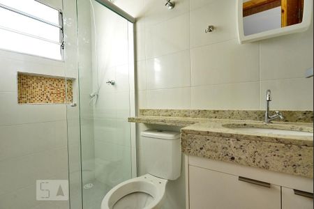 Banheiro de casa de condomínio para alugar com 1 quarto, 34m² em Vila Guilherme, São Paulo