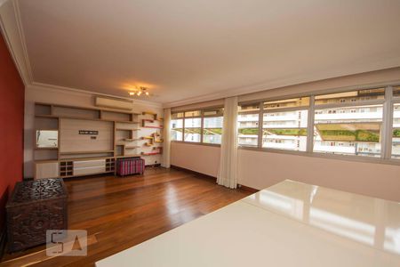 Sala  de apartamento à venda com 3 quartos, 136m² em Petrópolis, Porto Alegre