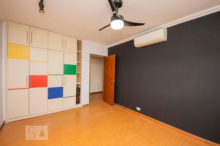 Quarto 2 de apartamento para alugar com 3 quartos, 136m² em Petrópolis, Porto Alegre