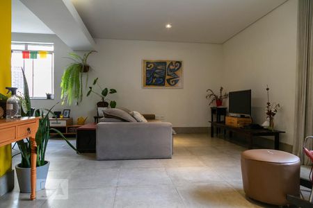 Sala de apartamento para alugar com 3 quartos, 120m² em Santo Agostinho, Belo Horizonte