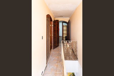 Casa à venda com 250m², 5 quartos e 2 vagas Casa à venda com 250m², 5 quartos e 2 vagasCorredor