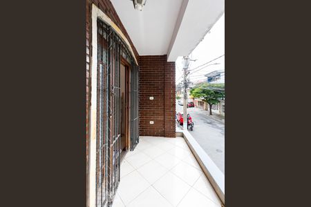 Casa à venda com 250m², 5 quartos e 2 vagas Casa à venda com 250m², 5 quartos e 2 vagasVaranda