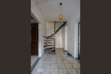 Corredor de casa à venda com 4 quartos, 150m² em Santa Amélia, Belo Horizonte