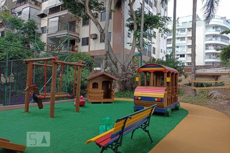 Apartamento à venda com 110m², 3 quartos e 2 vagas Apartamento à venda com 110m², 3 quartos e 2 vagasÁrea Comum - Playground