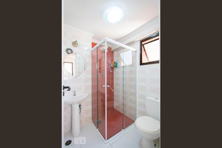 Banheiro da Suíte de apartamento para alugar com 3 quartos, 75m² em Vila Gilda, Santo André