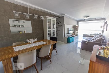 Sala de apartamento para alugar com 3 quartos, 103m² em Freguesia de Jacarepaguá, Rio de Janeiro