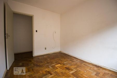 Quarto 2 de apartamento para alugar com 2 quartos, 76m² em Jardim Floresta, Porto Alegre