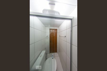 Banheiro de apartamento para alugar com 1 quarto, 30m² em Rebouças, Curitiba