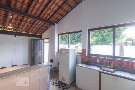 Sala/Cozinha de casa de condomínio para alugar com 2 quartos, 100m² em Recreio dos Bandeirantes, Rio de Janeiro