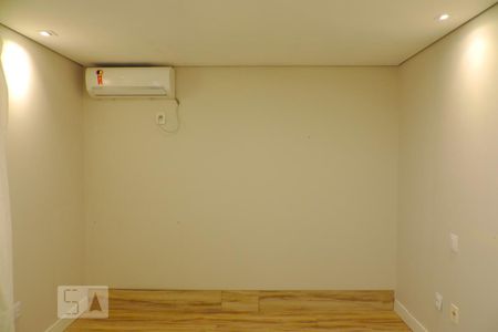 Suite 1 de apartamento para alugar com 2 quartos, 76m² em Carvoeira, Florianópolis