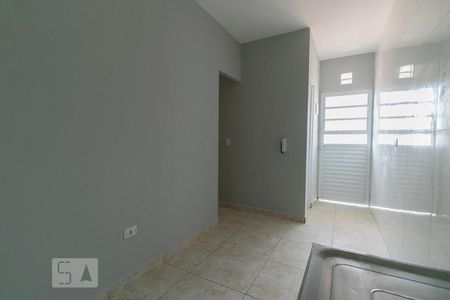 Cozinha / Sala de kitnet/studio para alugar com 1 quarto, 29m² em Água Rasa, São Paulo