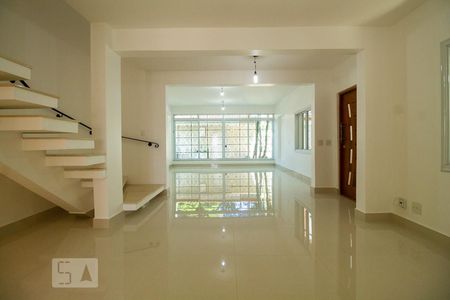 Sala de casa à venda com 3 quartos, 250m² em Vila Monumento, São Paulo