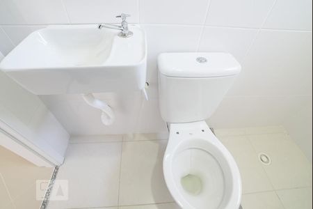 Banheiro de kitnet/studio para alugar com 1 quarto, 15m² em Rudge Ramos, São Bernardo do Campo