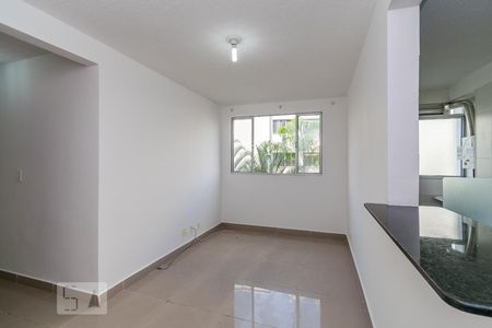 Sala de apartamento para alugar com 2 quartos, 48m² em Parada de Lucas, Rio de Janeiro