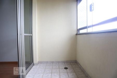 Sacada de apartamento para alugar com 3 quartos, 75m² em Jaguaré, São Paulo