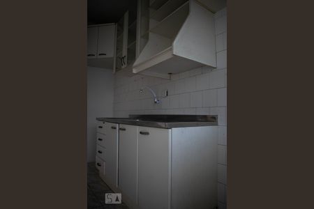 Cozinha de apartamento à venda com 1 quarto, 45m² em Cristal, Porto Alegre