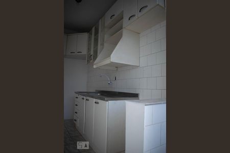 Cozinha de apartamento à venda com 1 quarto, 45m² em Cristal, Porto Alegre