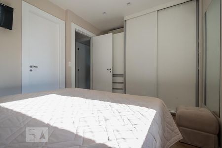 Suíte  de apartamento à venda com 3 quartos, 94m² em Santo Amaro, São Paulo