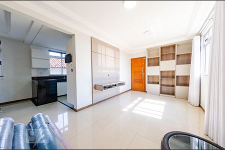 Sala de apartamento para alugar com 3 quartos, 102m² em Carlos Prates, Belo Horizonte