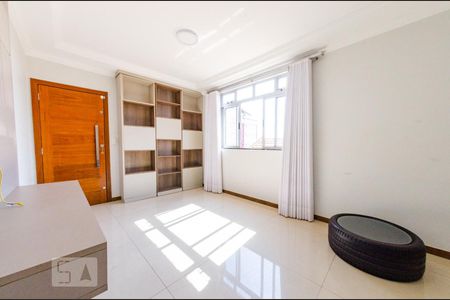 Sala de apartamento para alugar com 3 quartos, 102m² em Carlos Prates, Belo Horizonte