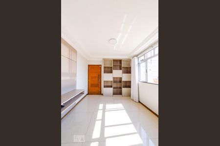 Sala de apartamento para alugar com 3 quartos, 102m² em Carlos Prates, Belo Horizonte