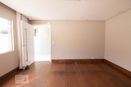 Sala de casa à venda com 4 quartos, 300m² em Vila São Vicente, São Paulo