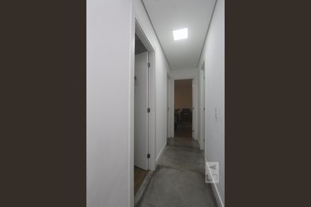 CORREDOR de apartamento para alugar com 3 quartos, 75m² em São Sebastião, Porto Alegre
