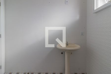 Banheiro de apartamento para alugar com 1 quarto, 48m² em São Geraldo, Porto Alegre