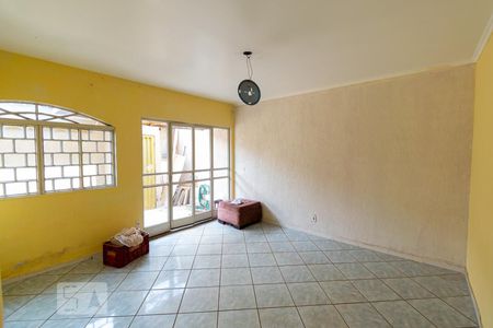 Sala de casa para alugar com 3 quartos, 55m² em Taguatinga, Brasília