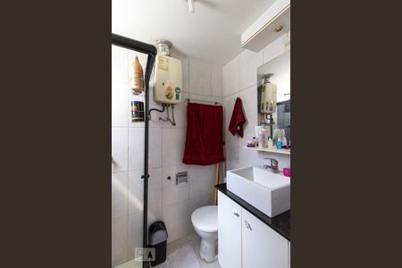 Banheiro de kitnet/studio à venda com 1 quarto, 24m² em Catete, Rio de Janeiro
