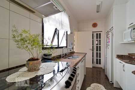 Apartamento à venda com 178m², 3 quartos e 3 vagas Apartamento à venda com 178m², 3 quartos e 3 vagasCozinha