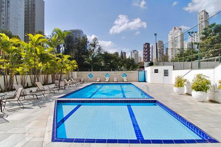 Apartamento à venda com 178m², 3 quartos e 3 vagas Apartamento à venda com 178m², 3 quartos e 3 vagasÁrea comum - Piscina