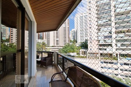 Apartamento à venda com 178m², 3 quartos e 3 vagas Apartamento à venda com 178m², 3 quartos e 3 vagasVaranda da Sala